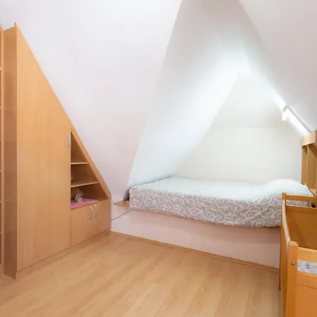 Apartment Sanja *